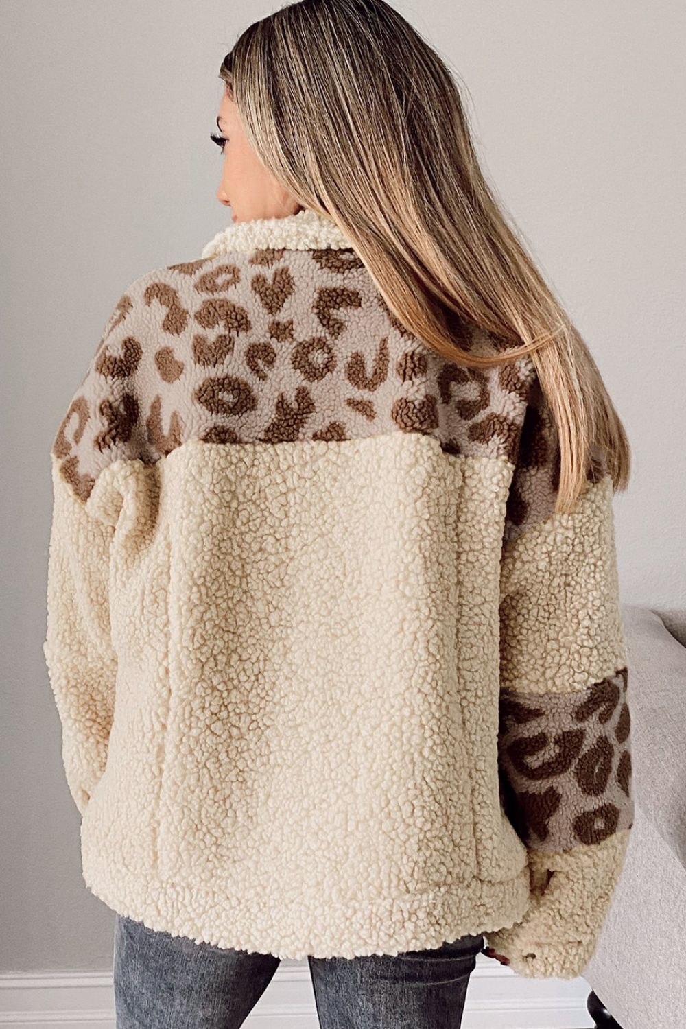 Pocketed Leopard Collared Neck Sherpa Jacket