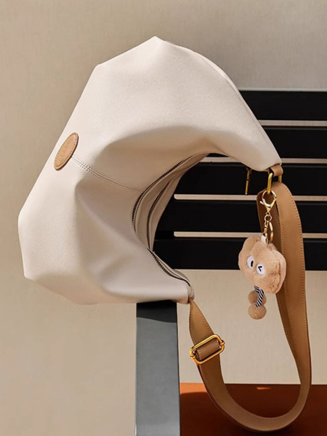 52acacf7-dd33-44ff-b513-524a5c68e462-Max