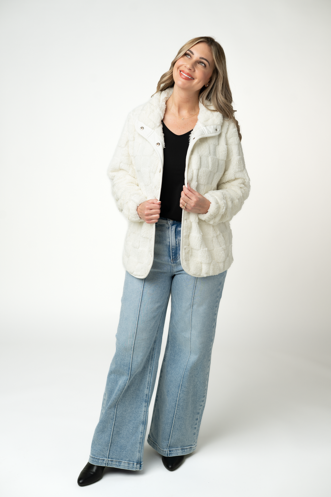 IN STOCK Checkered Snap Sherpa - Ivory