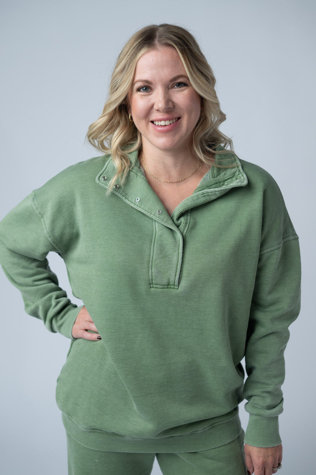 IN STOCK Jesse Vintage Wash Snap Pullover - Olive