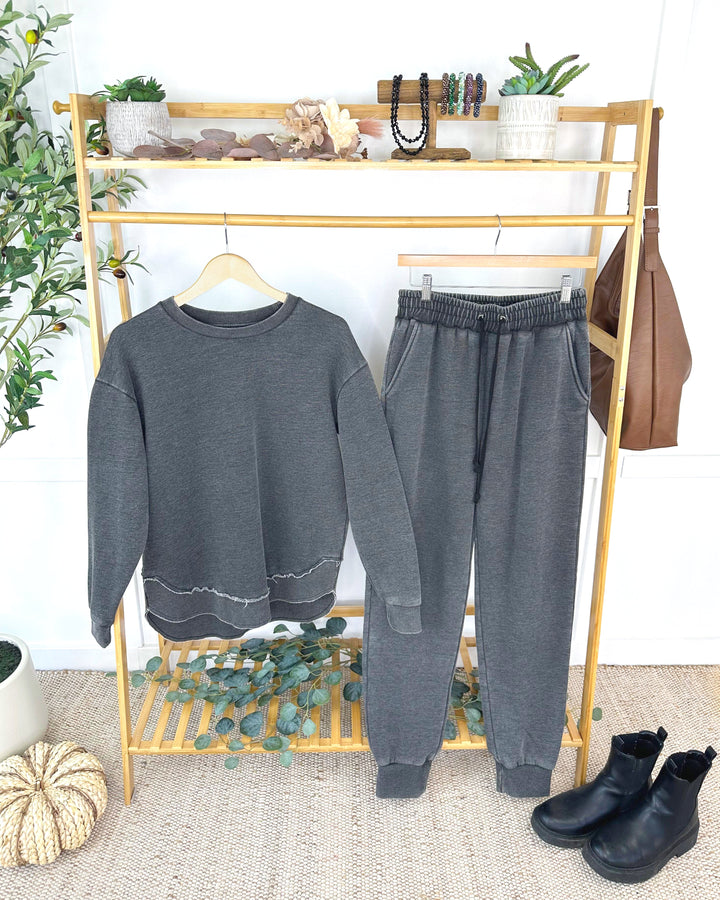 IN STOCK Vintage Wash Pullover - Black