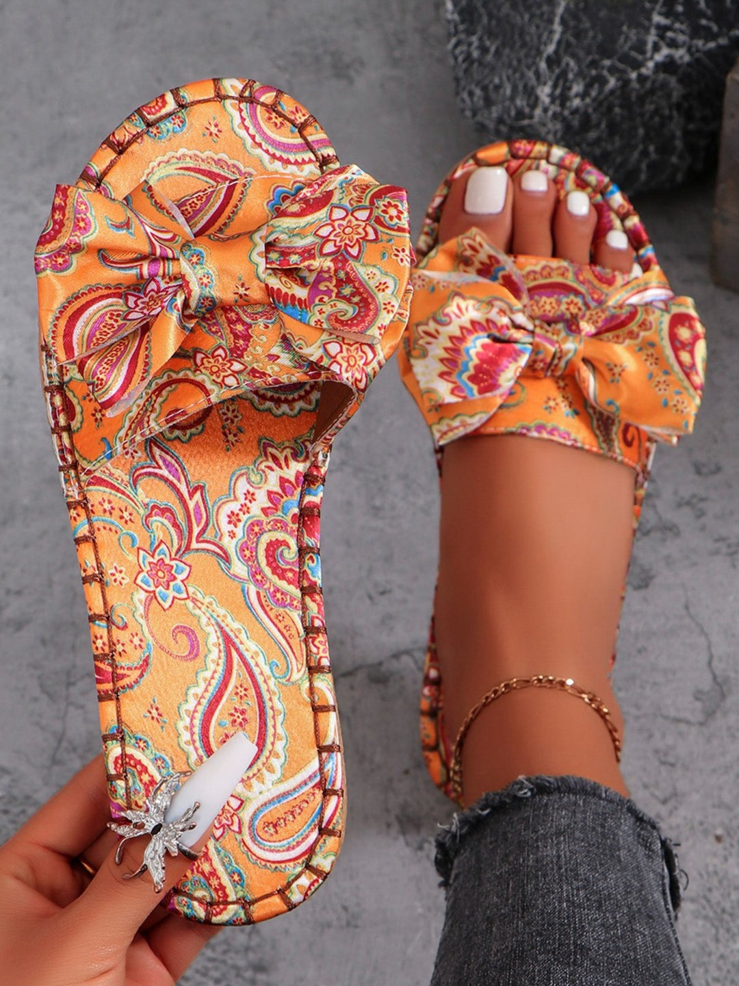 Bow Printed Open Toe Flat Sandals