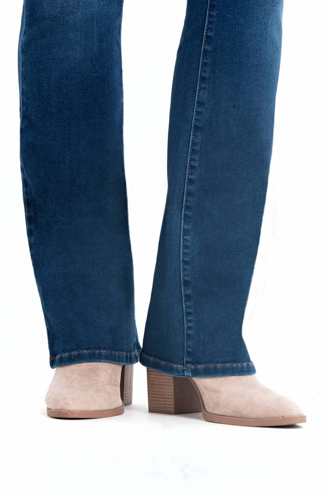 32" Better Butter Mid-Rise Slim Boot Jean in Radley