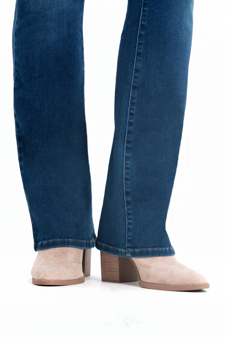 32" Better Butter Mid-Rise Slim Boot Jean in Radley
