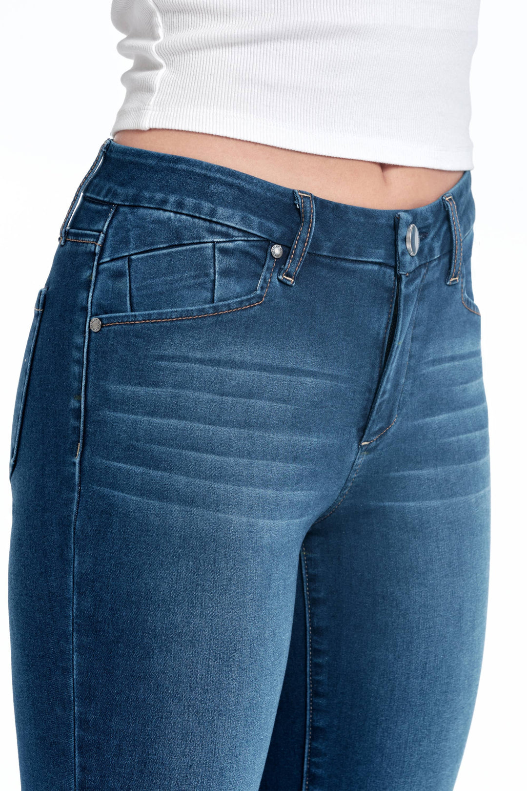 32" Better Butter Mid-Rise Slim Boot Jean in Radley