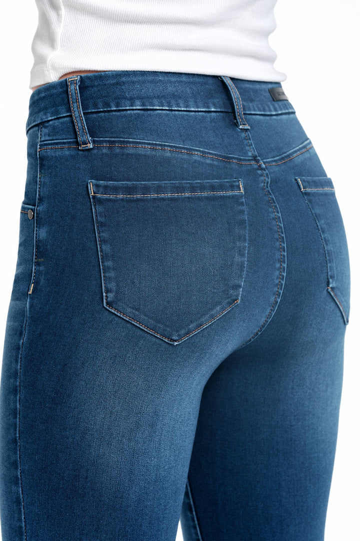 32" Better Butter Mid-Rise Slim Boot Jean in Radley